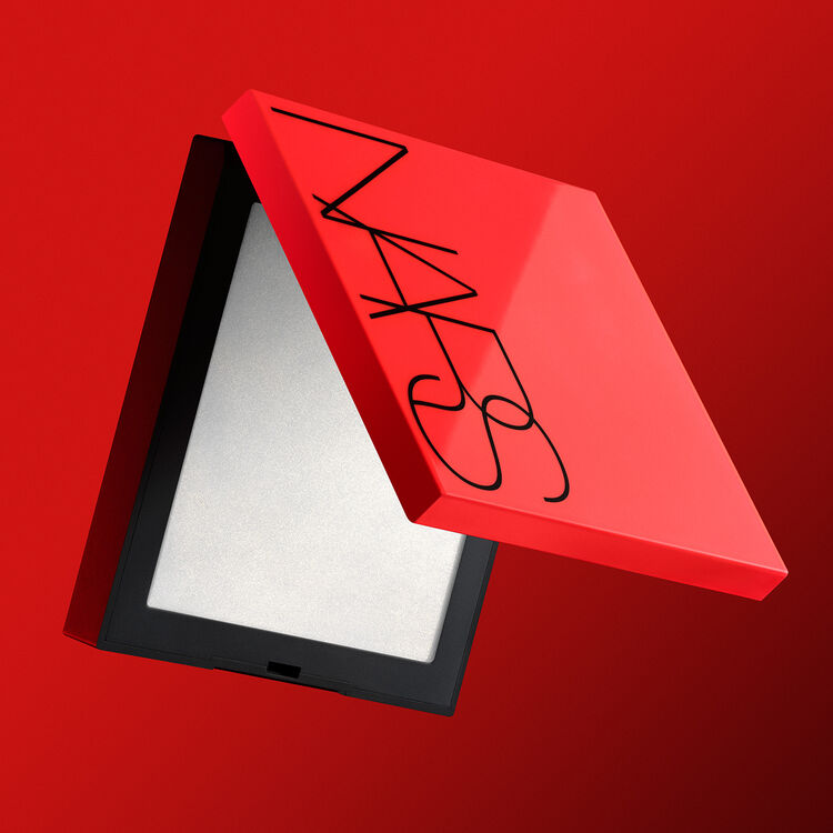 Display zoomed image number 4: Jumbo Light Reflecting™ Setting Powder, 