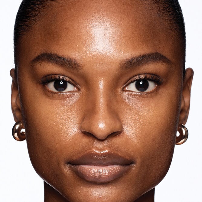 Natural Matte Longwear Foundation, 