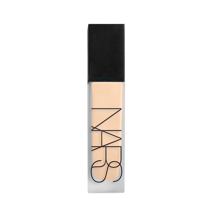 Display zoomed image number 1: Natural Matte Longwear Foundation, Mont Blanc