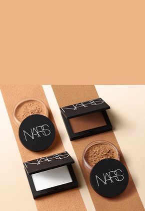 LIGHT REFLECTING SETTING POWDER Cult-favorite formula. Now in four shades.SHOP NOW