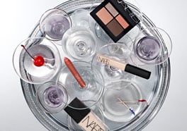 HOLIDAY GETAWAY FREE GIFTS WITH $90+.