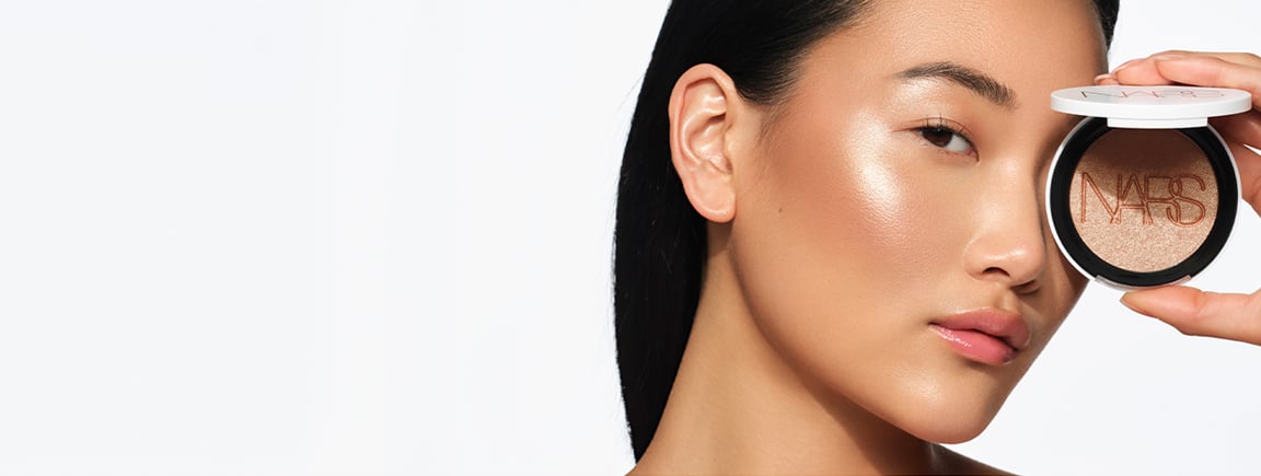 LIGHT REFLECTING™ LUMINIZING POWDER